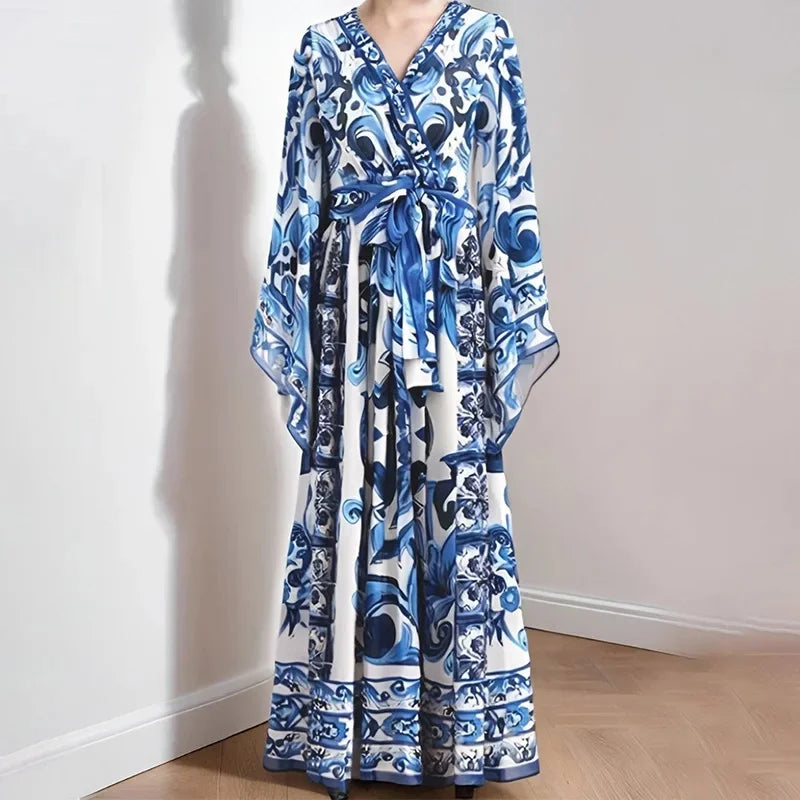 Retro Blue And White Porcelain Dolce