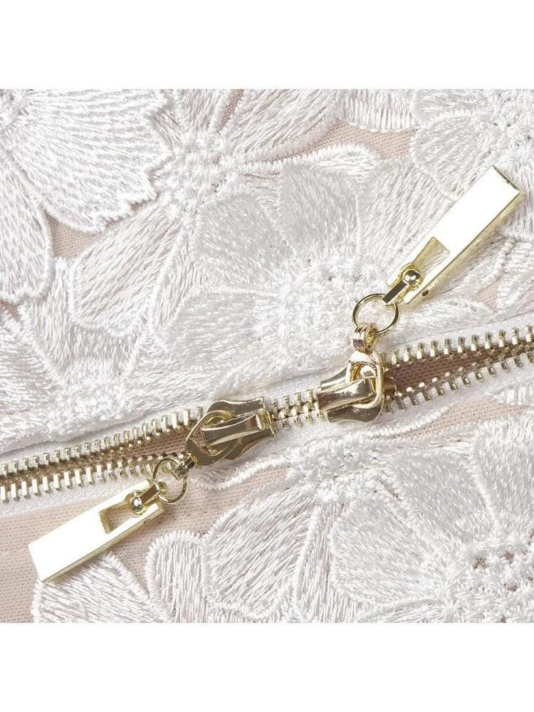 Waist clinching white flowers mini