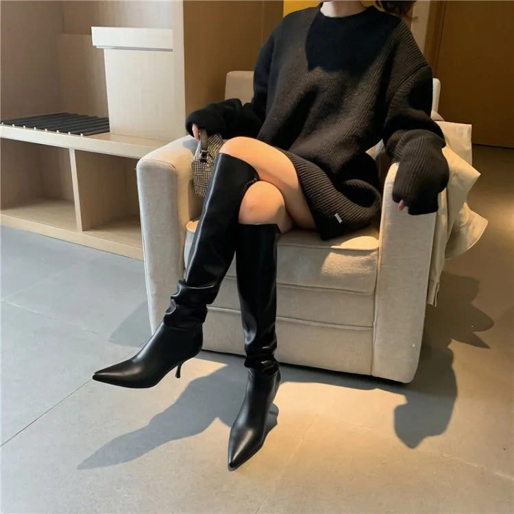 Lederstiefel mit spitzer Zehenpartie und Stilettoabsatz