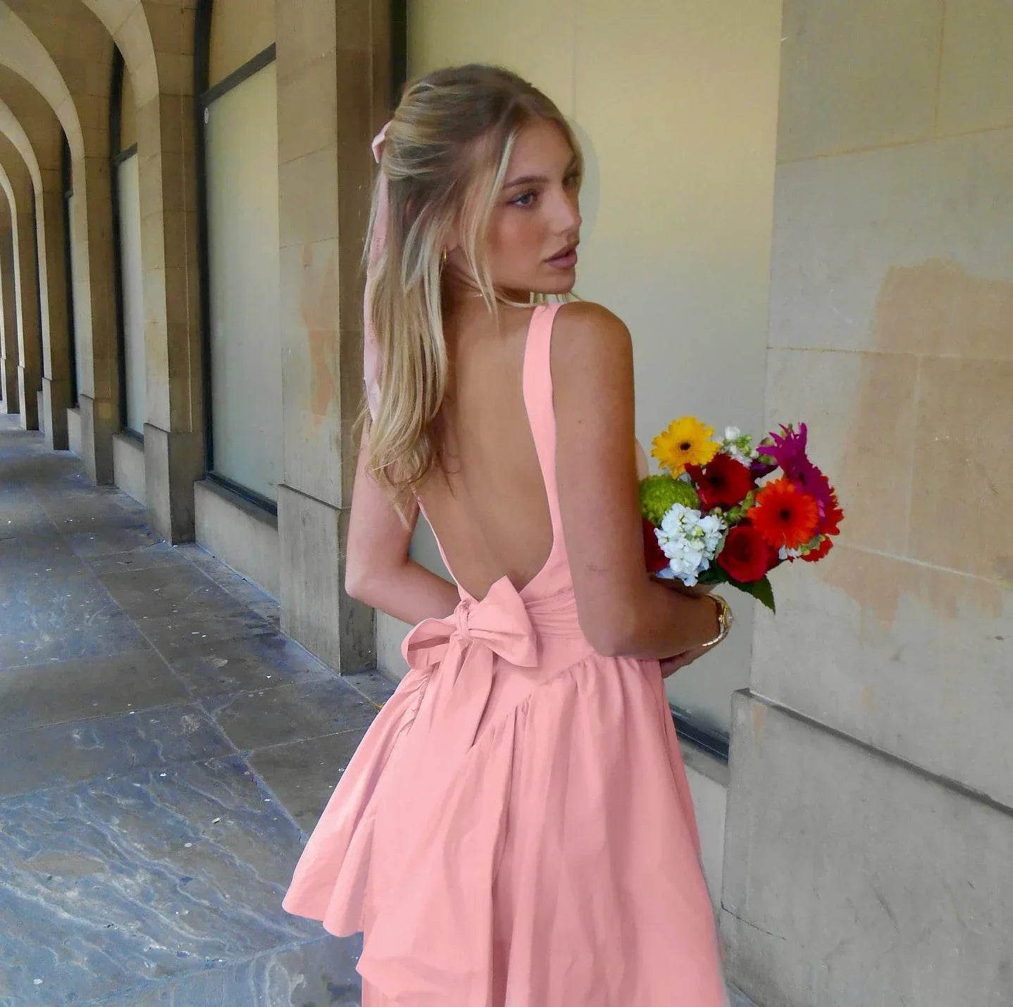 1 Mini Backless Quiet Luxury