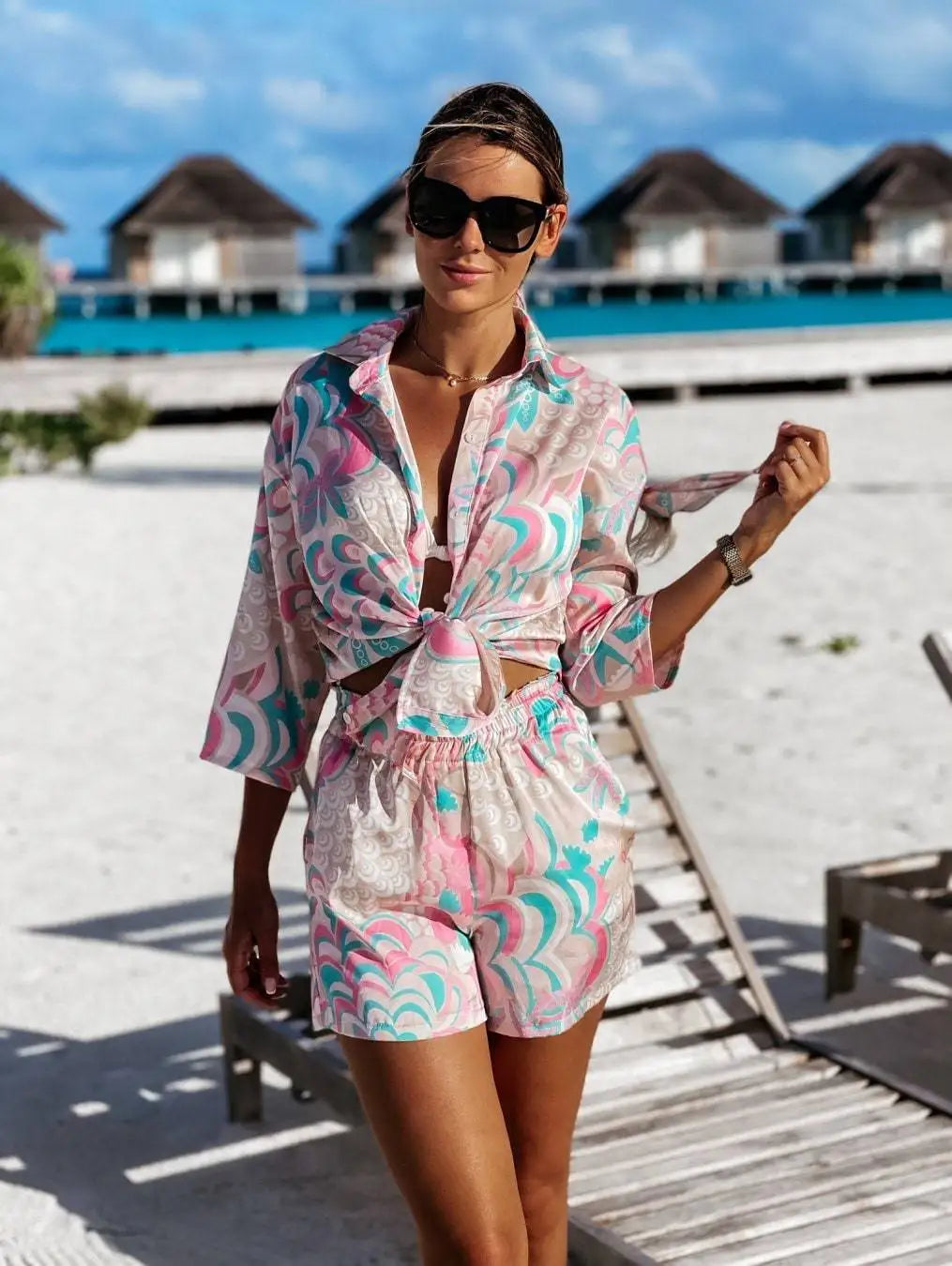 Chic Vintage 2-Piece Short Set