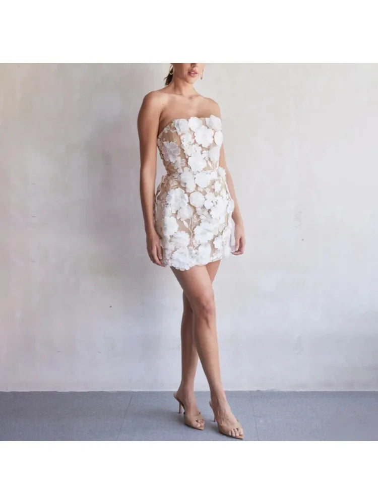Waist clinching white flowers mini