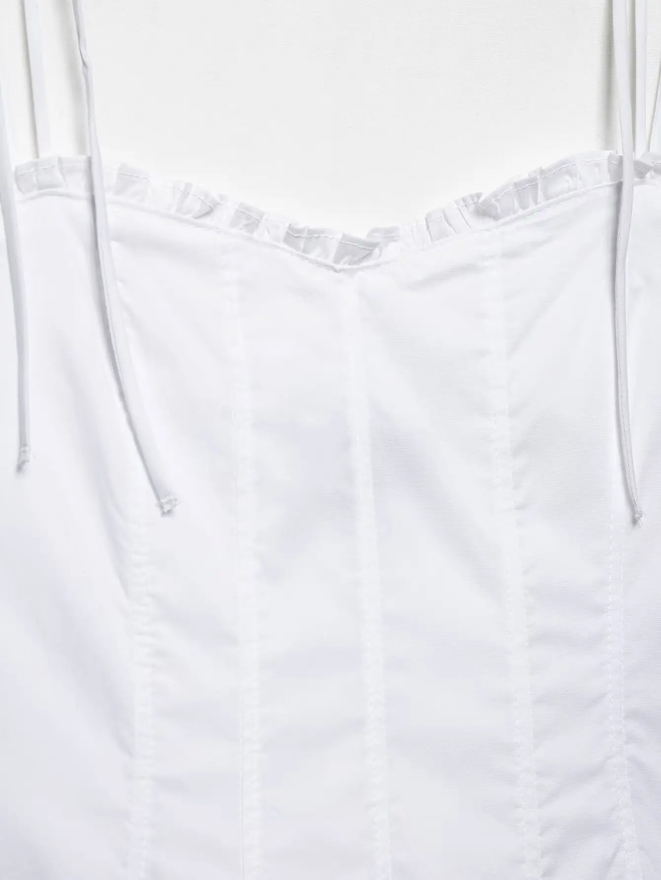 White trending Midi Guess dressd