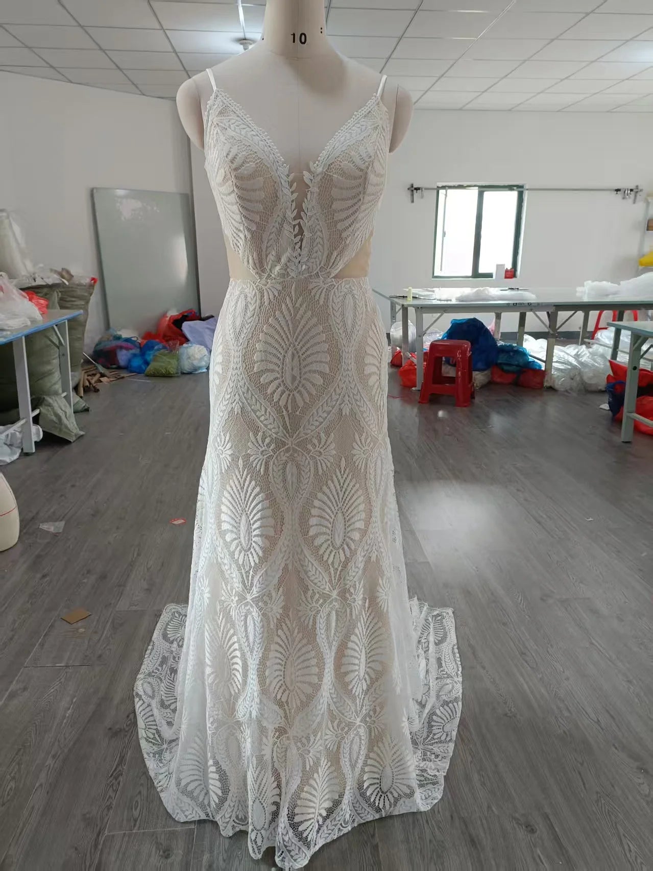 Backless Lace Embroidery Wedding Bridal Dress - Shellss