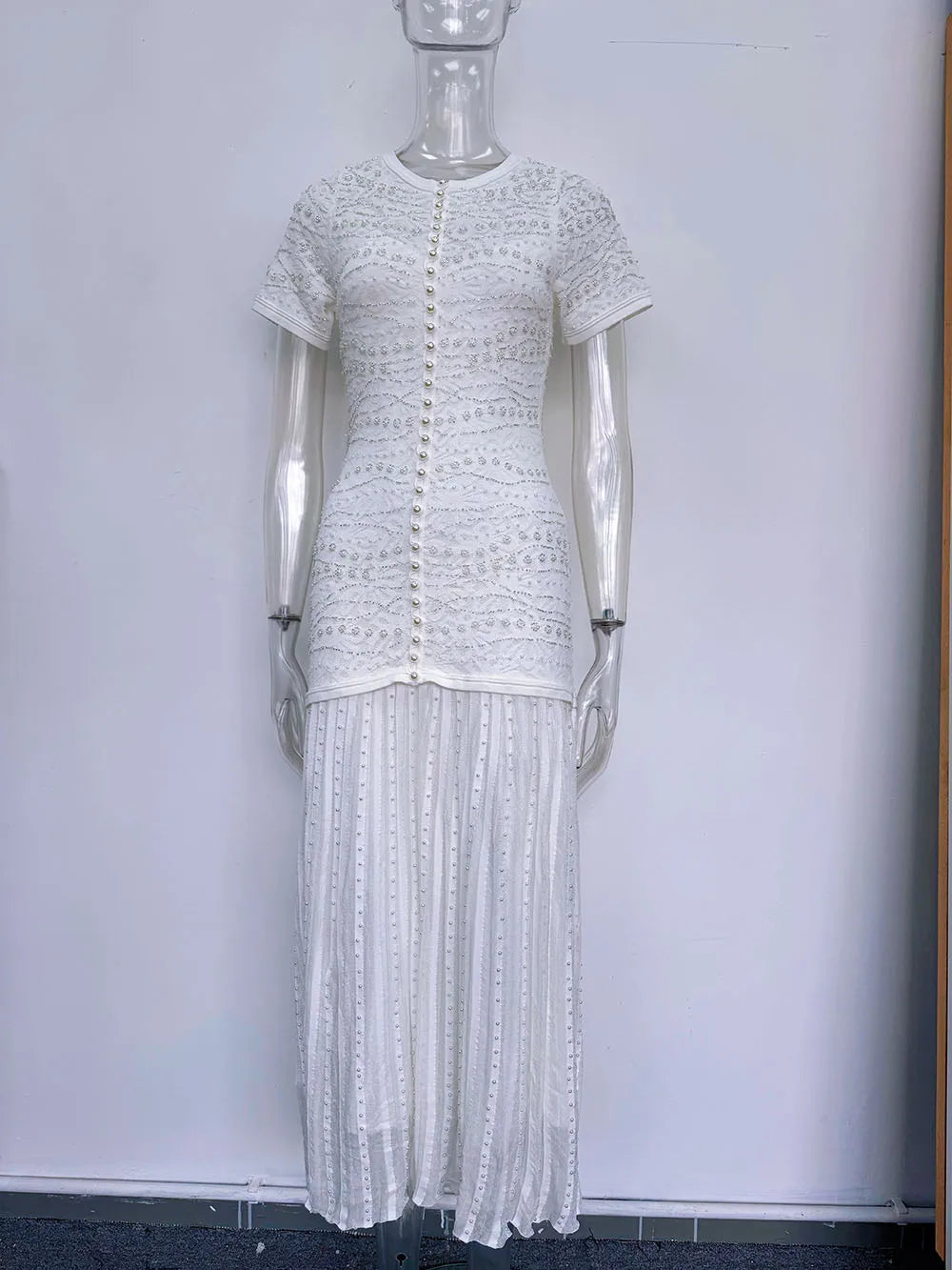 2026 Lady Fine Workmanship Jacquard Lace Beading Wear O-neck Short Sleeve Knits Solid Pleated Long Dress With Slips Lining