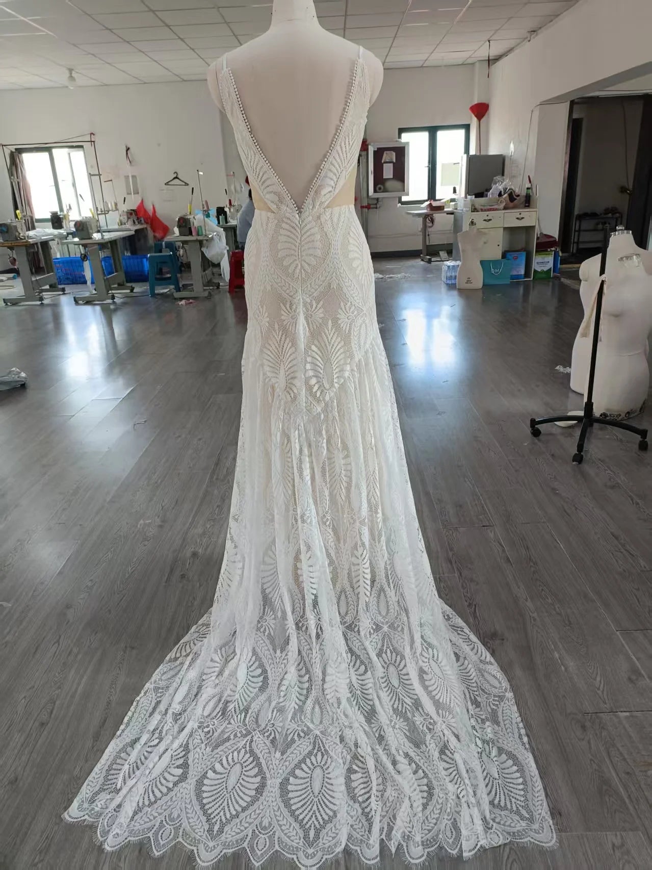 Backless Lace Embroidery Wedding Bridal Dress - Shellss