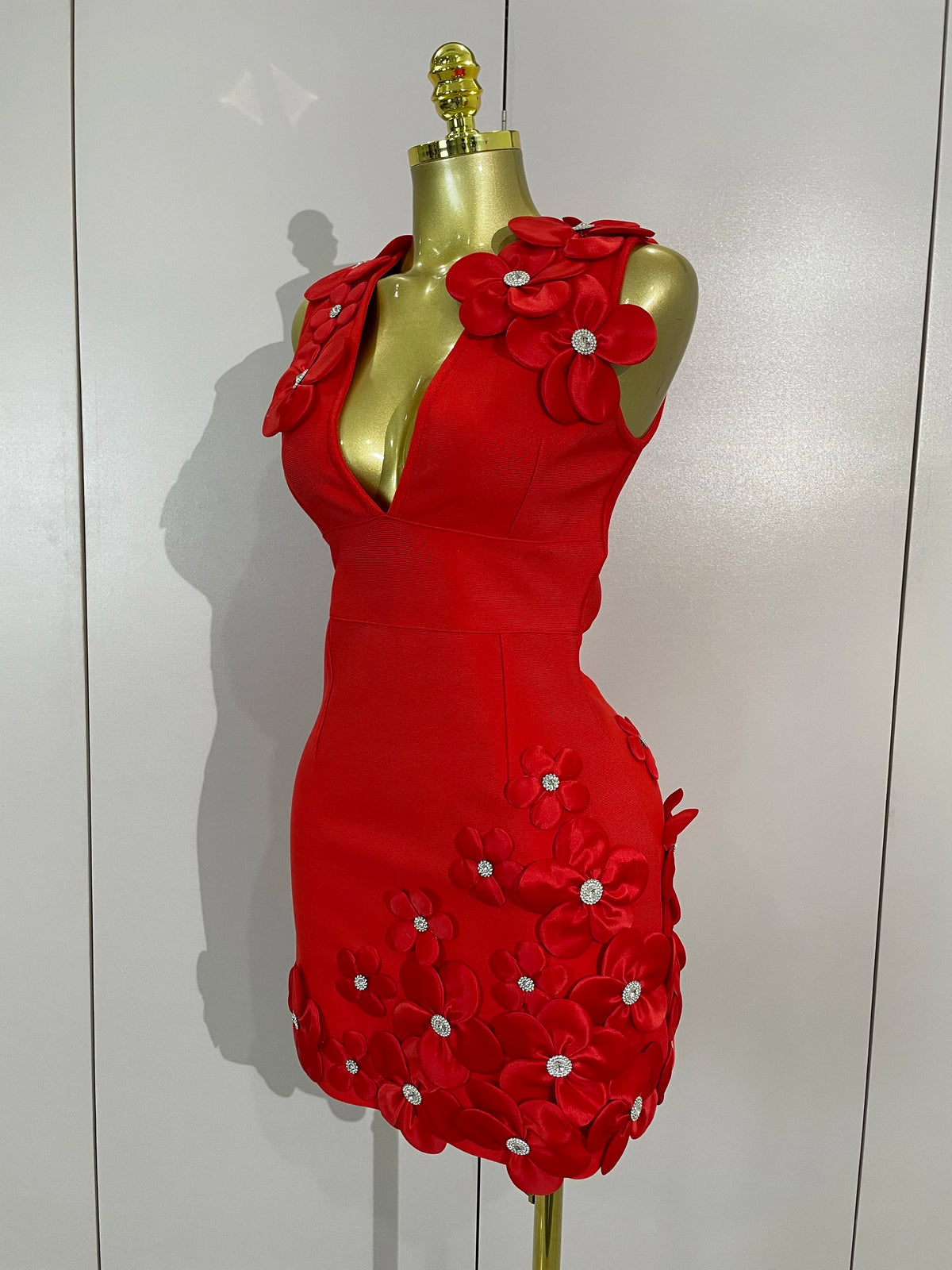 Women Crystal 3D Flowers Sexy Sleeveless V-neck Bandage Dresses Elegant Celebrate Evening Party Gown Birthday Club Party Dresses