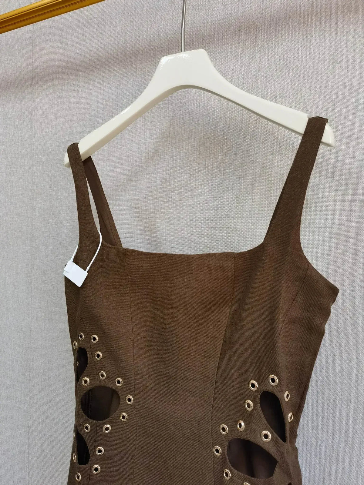 Retro Brown Women's Square Neck Strap Dress A-Line High Waist Rivet Hollow Design Lady Sleeveless Long Robe 2026 Summer New
