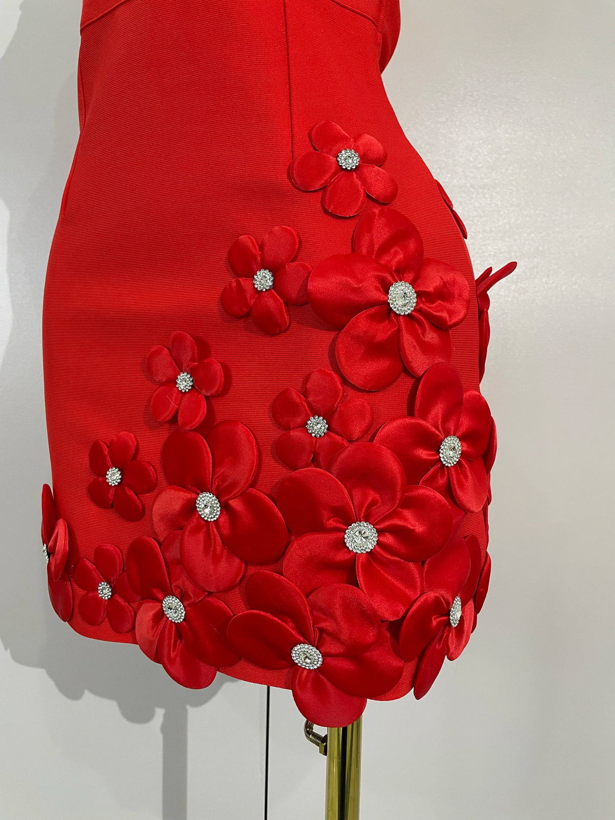 Women Crystal 3D Flowers Sexy Sleeveless V-neck Bandage Dresses Elegant Celebrate Evening Party Gown Birthday Club Party Dresses