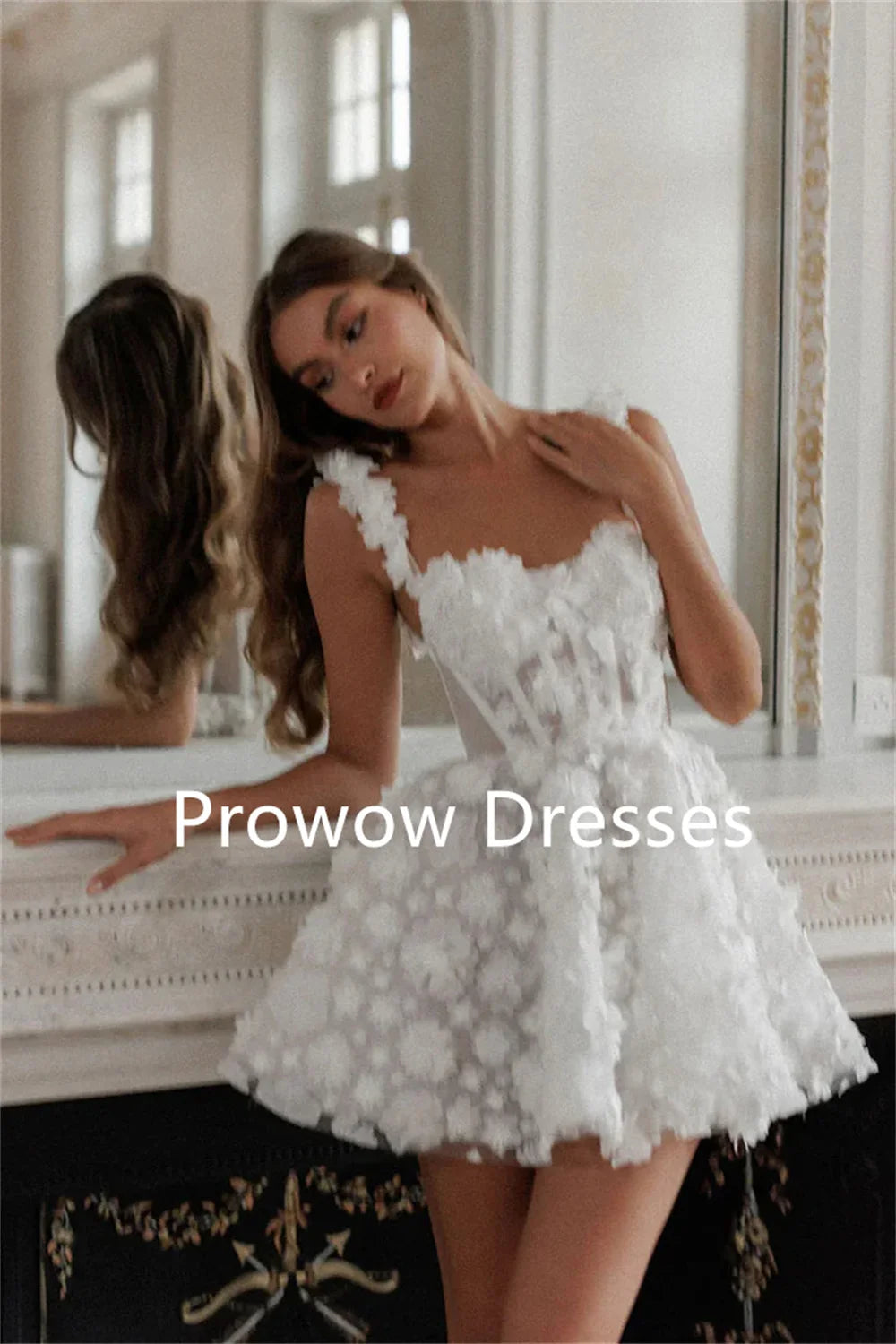 Exquisites elfenbeinfarbenes Spitzen-Brautkleid oder romantisches Gastkleid