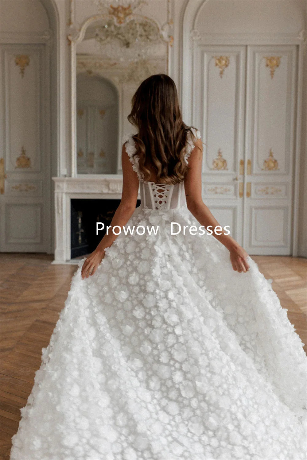 Exquisites elfenbeinfarbenes Spitzen-Brautkleid oder romantisches Gastkleid