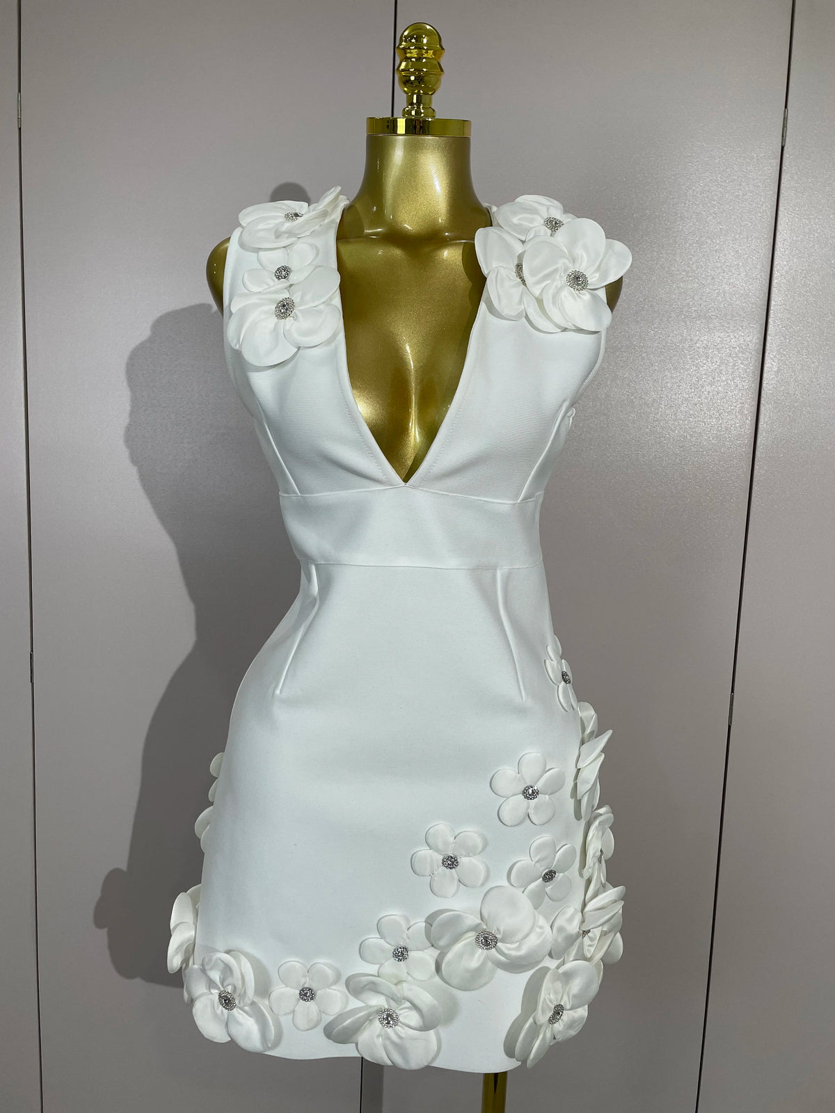 Women Crystal 3D Flowers Sexy Sleeveless V-neck Bandage Dresses Elegant Celebrate Evening Party Gown Birthday Club Party Dresses