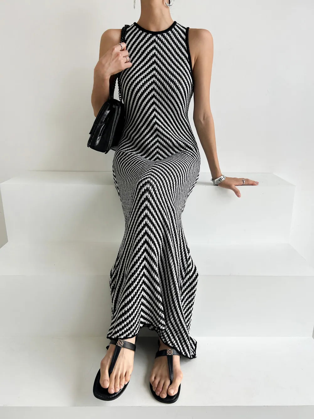 High End European Fashion Women Knit Sweater Summer Fashion Round Neck Sleeveless Elastic Wrap Hip Sexy Lady Dress
