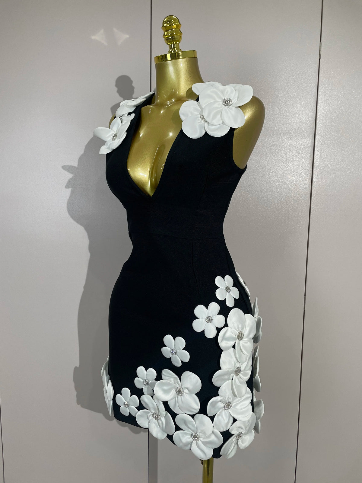 Women Crystal 3D Flowers Sexy Sleeveless V-neck Bandage Dresses Elegant Celebrate Evening Party Gown Birthday Club Party Dresses