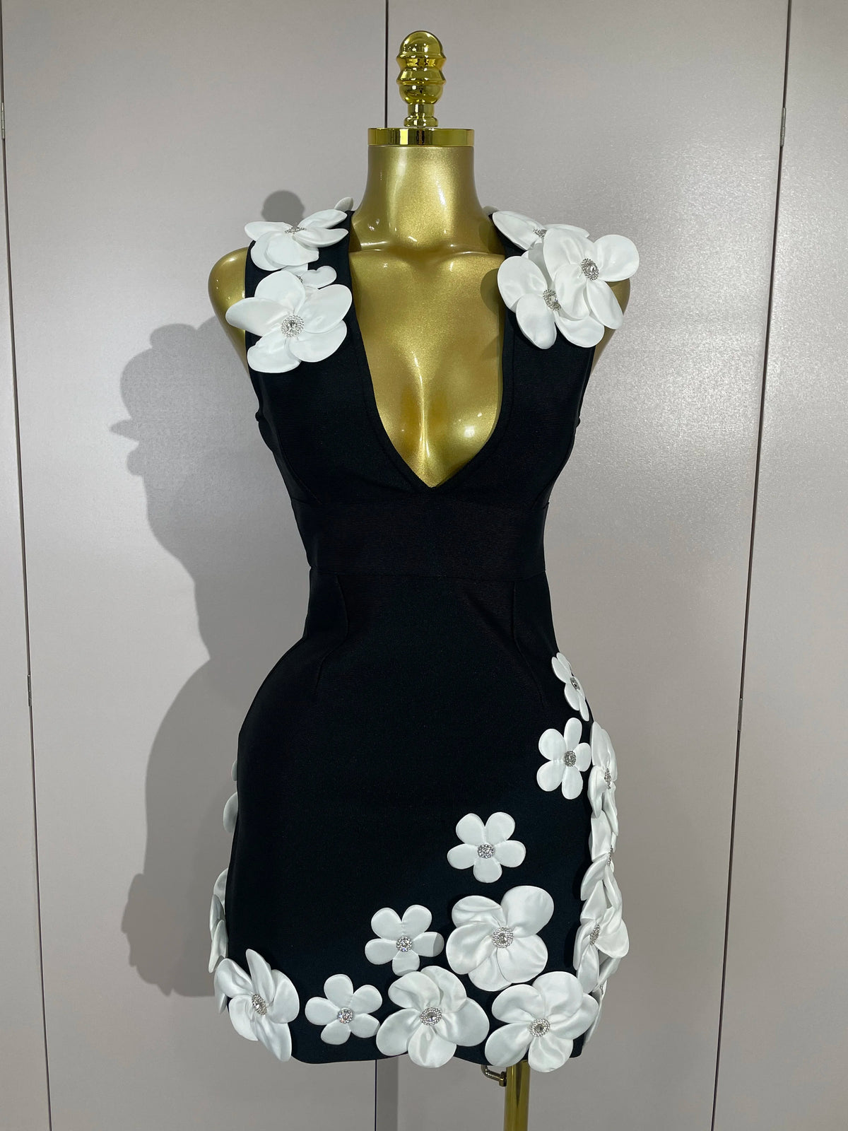 Women Crystal 3D Flowers Sexy Sleeveless V-neck Bandage Dresses Elegant Celebrate Evening Party Gown Birthday Club Party Dresses