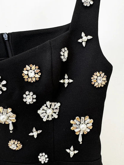 Elegant Women Black Sleeveless Brooch-Embellished Premium Party