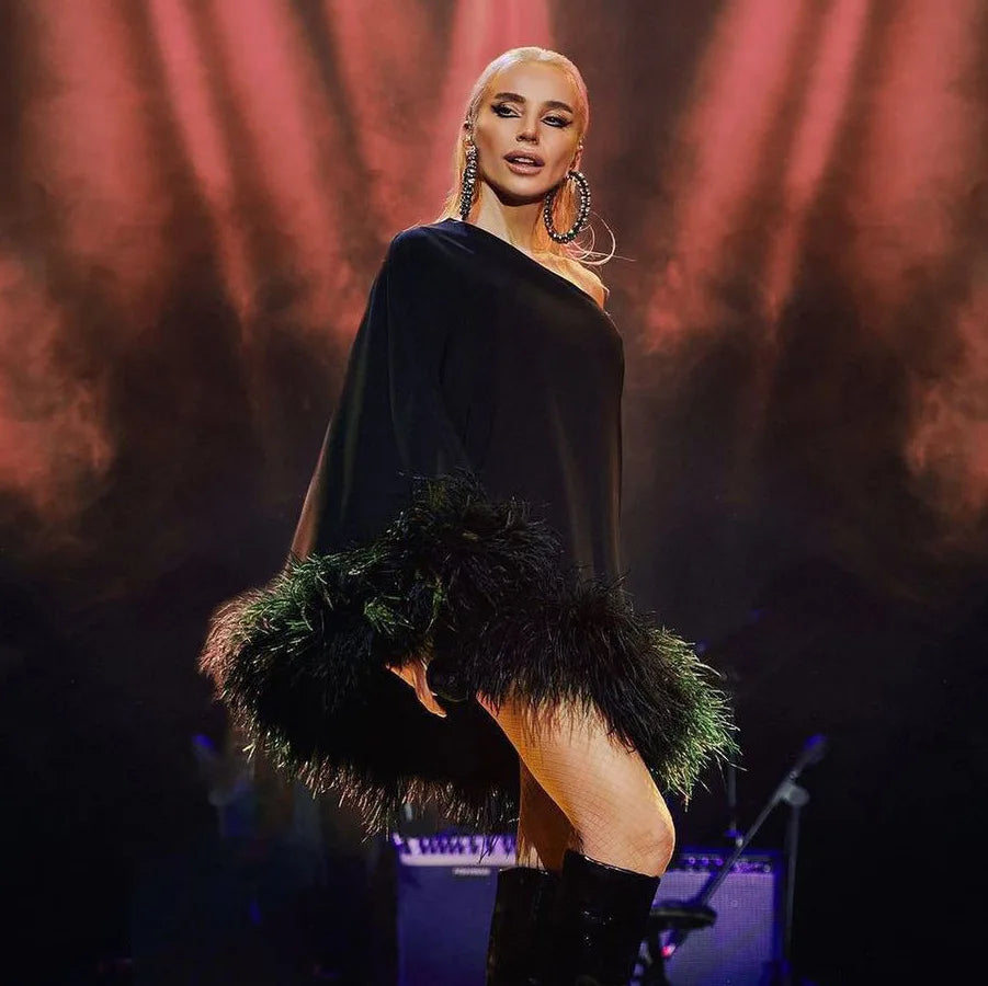 One Shoulder Feather Mini clio