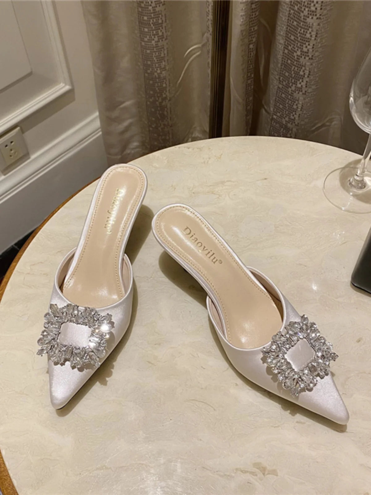 Manolo Vibes heels