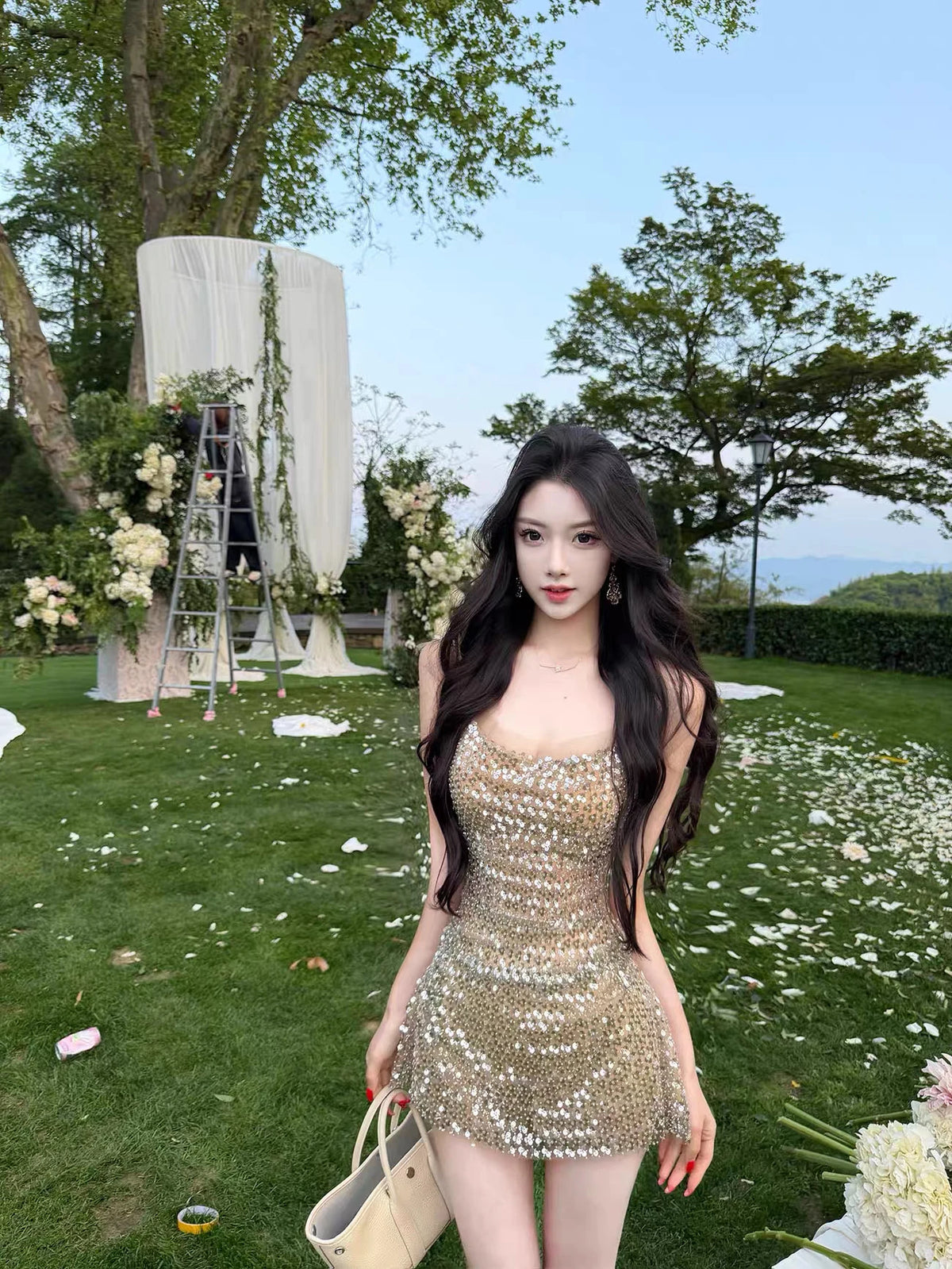 DEAT Fashion Slim Fit Sequins Neck Bow Tie Mini Dress Women's Patchwork Chic Backless Halter Dresses Summer New 7A5515