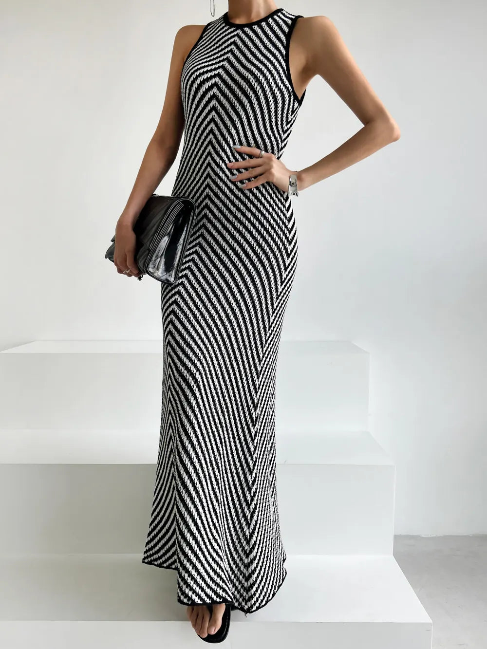 High End European Fashion Women Knit Sweater Summer Fashion Round Neck Sleeveless Elastic Wrap Hip Sexy Lady Dress