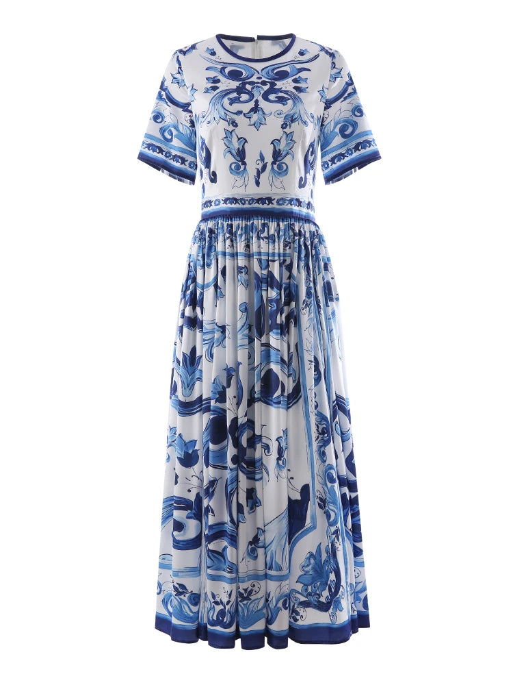 Modisches, elegantes, langes Dolce-Kleid