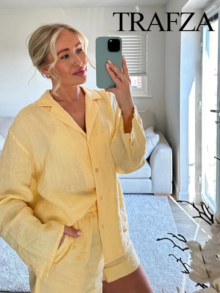 1 Yellow Set Lapel Collar Top+shorts