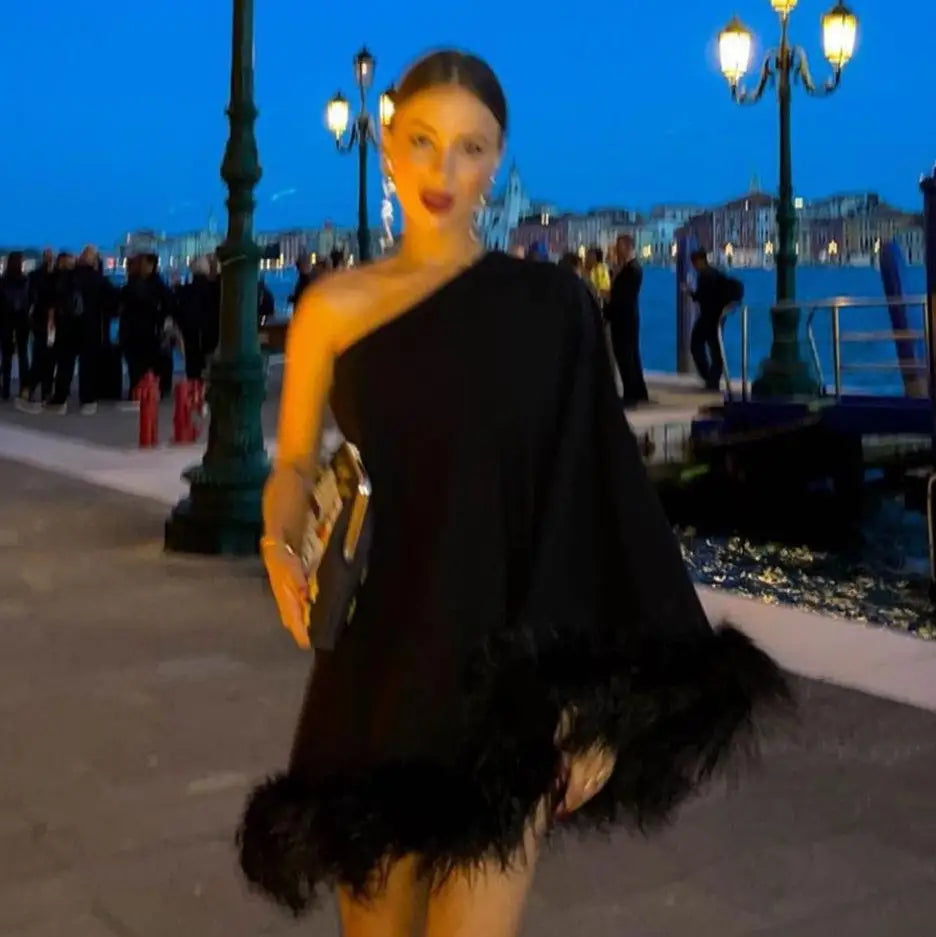 One Shoulder Feather Mini clio