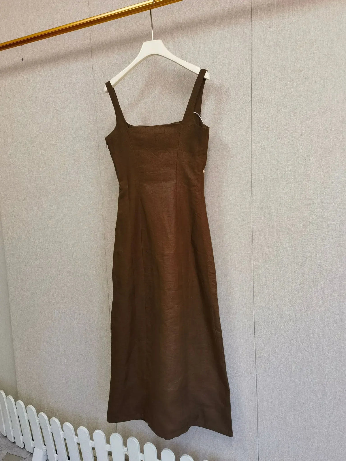 Retro Brown Women's Square Neck Strap Dress A-Line High Waist Rivet Hollow Design Lady Sleeveless Long Robe 2026 Summer New