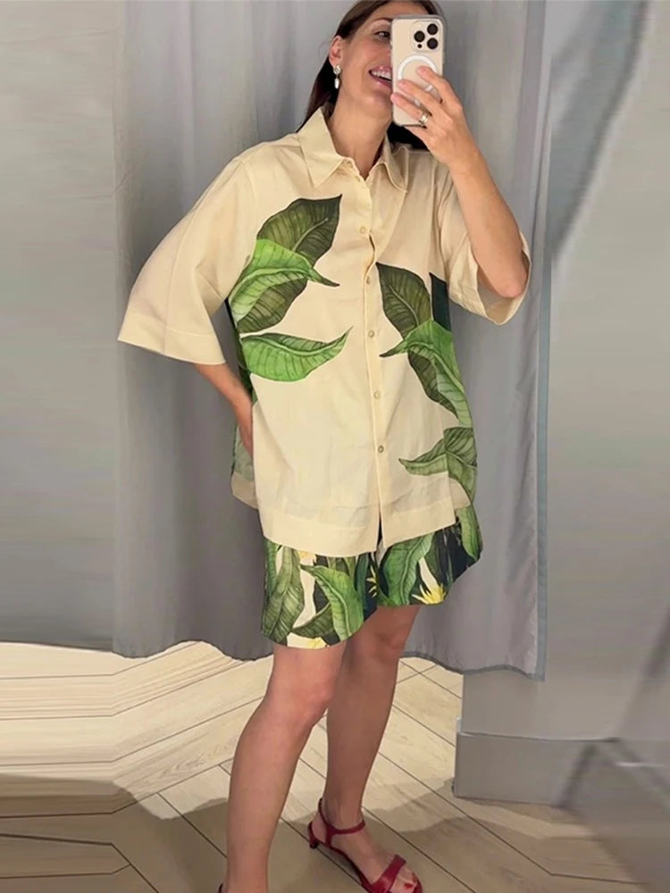 Flamingo Palm Leaf
