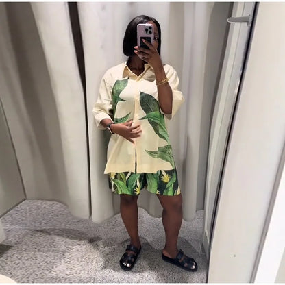 Flamingo Palm Leaf