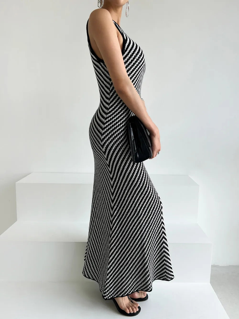 High End European Fashion Women Knit Sweater Summer Fashion Round Neck Sleeveless Elastic Wrap Hip Sexy Lady Dress