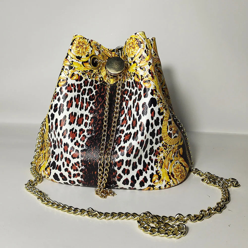 Bucket bag 2026