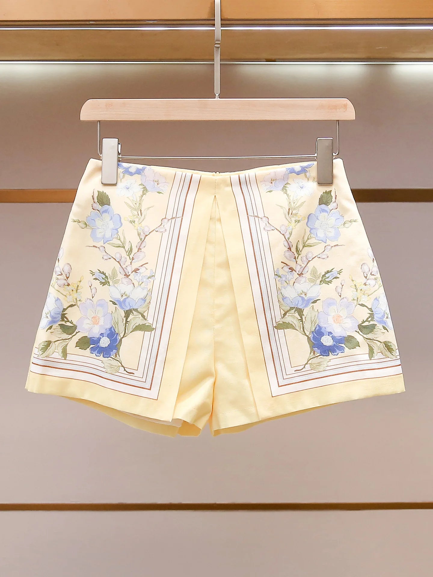 Women's Stylish Summer Printed Halter Top & Shorts Set