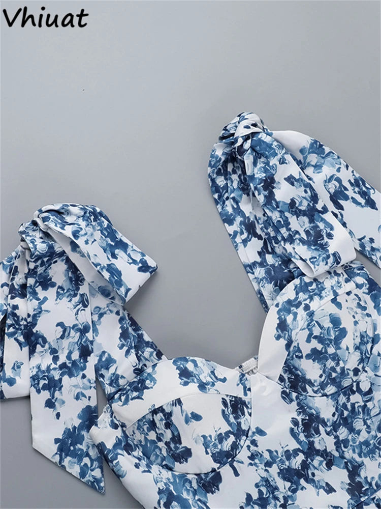 Griechenland oder Italien im blau-weißen Urlaubskleid