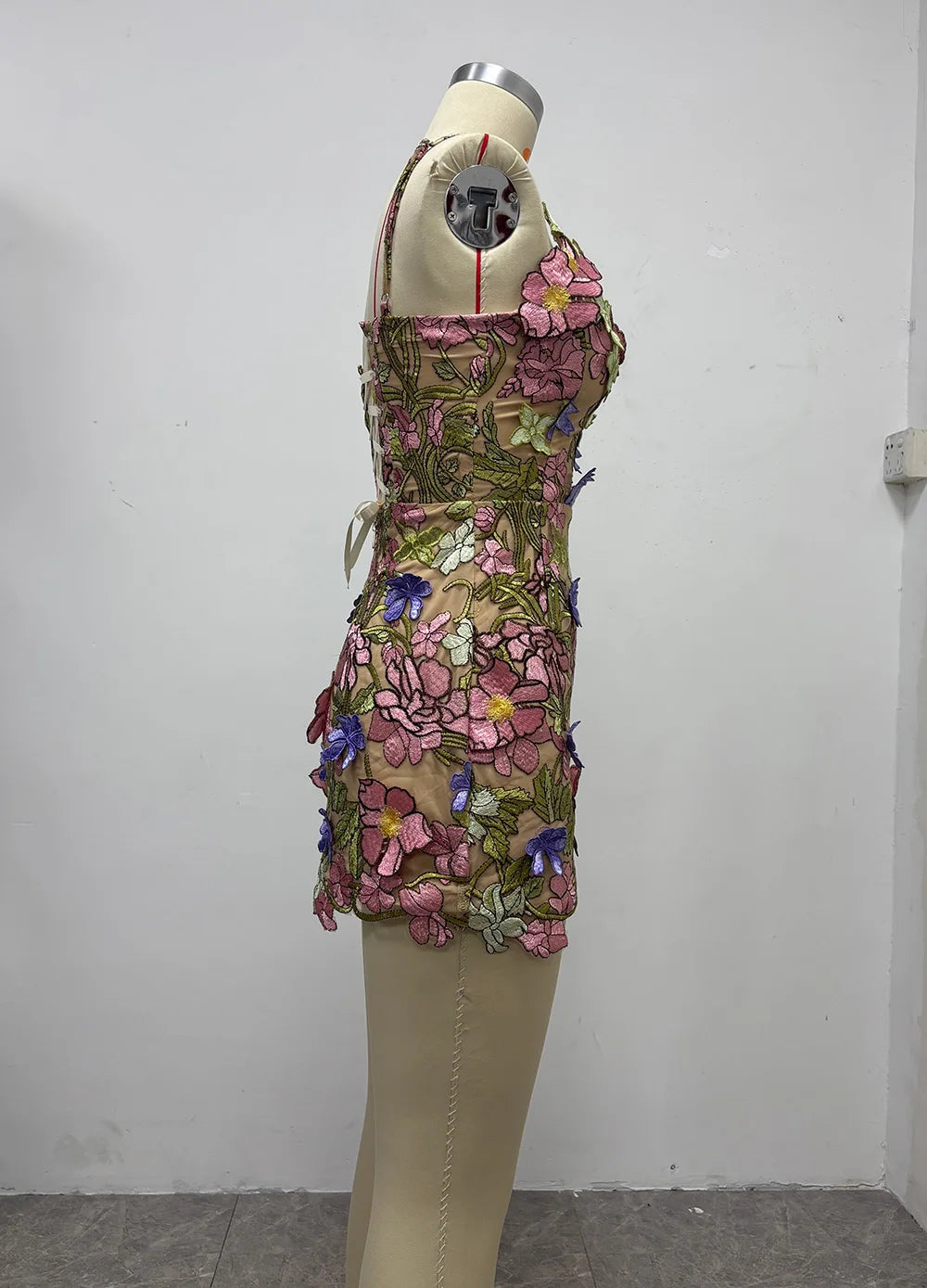 New Chiffon Skin Penetrating Floral V-Neck Suspender Dress With Sleeveless Back Straps Embroidered Evening Gown Party Mini Skirt