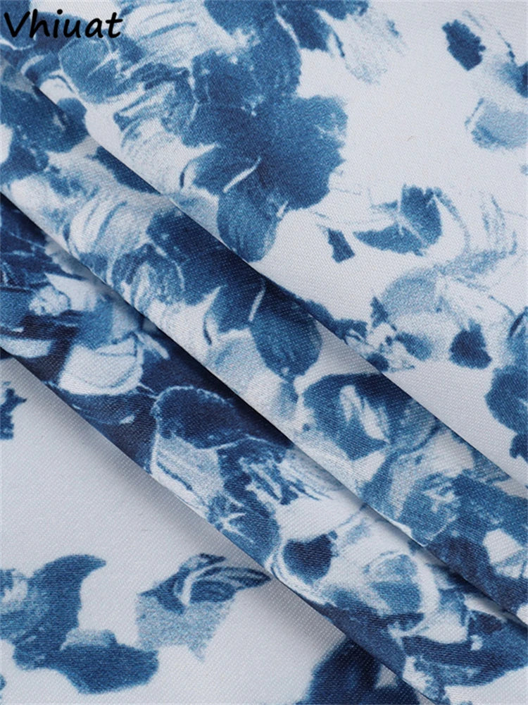 Griechenland oder Italien im blau-weißen Urlaubskleid