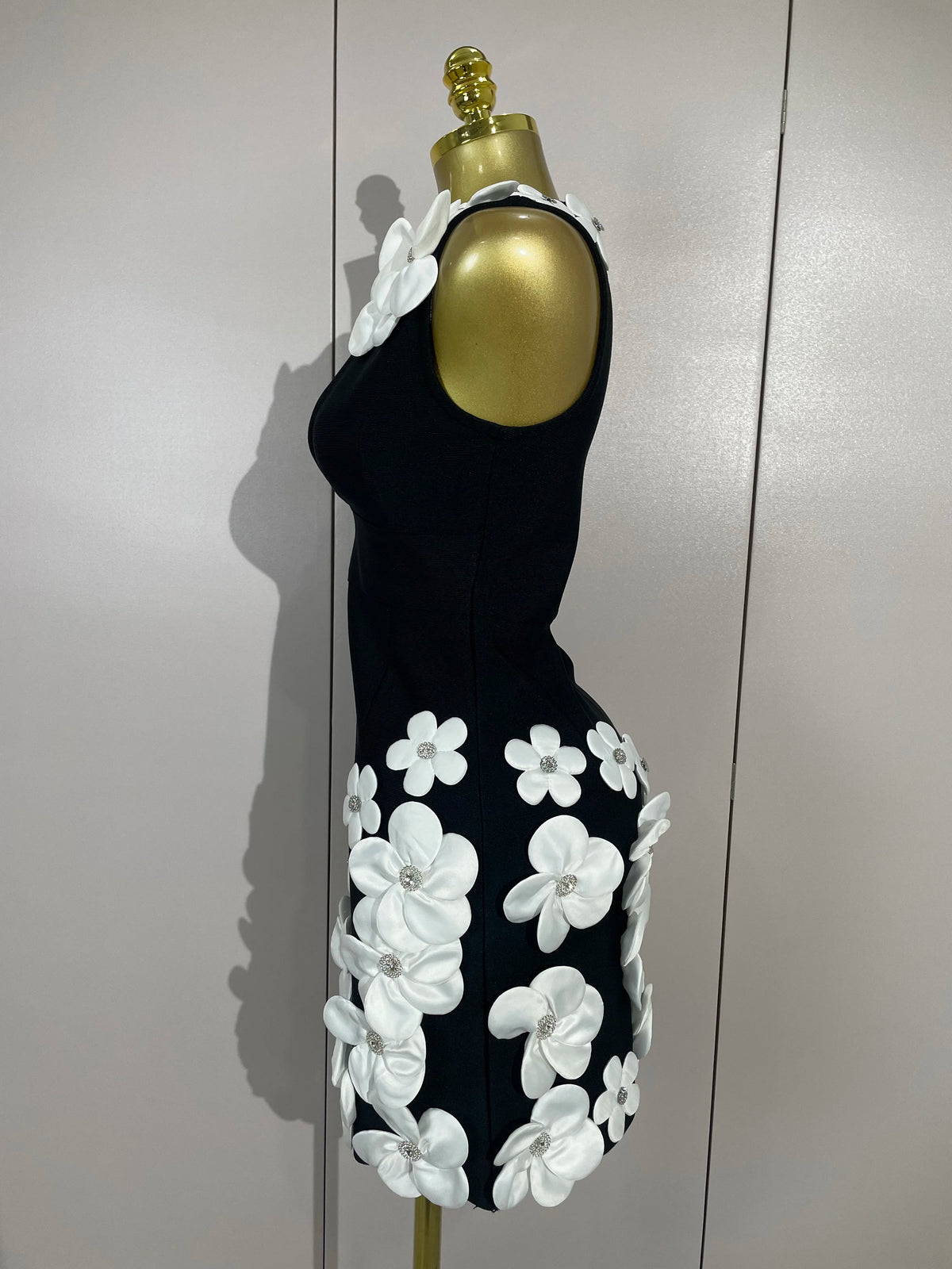 Women Crystal 3D Flowers Sexy Sleeveless V-neck Bandage Dresses Elegant Celebrate Evening Party Gown Birthday Club Party Dresses