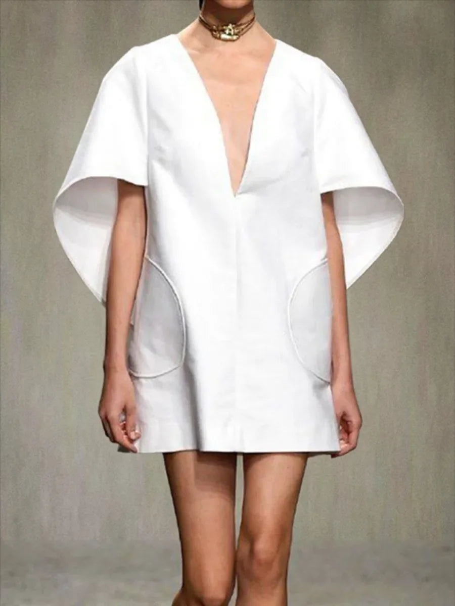 Loose fit short dress highly elegant box shoulder