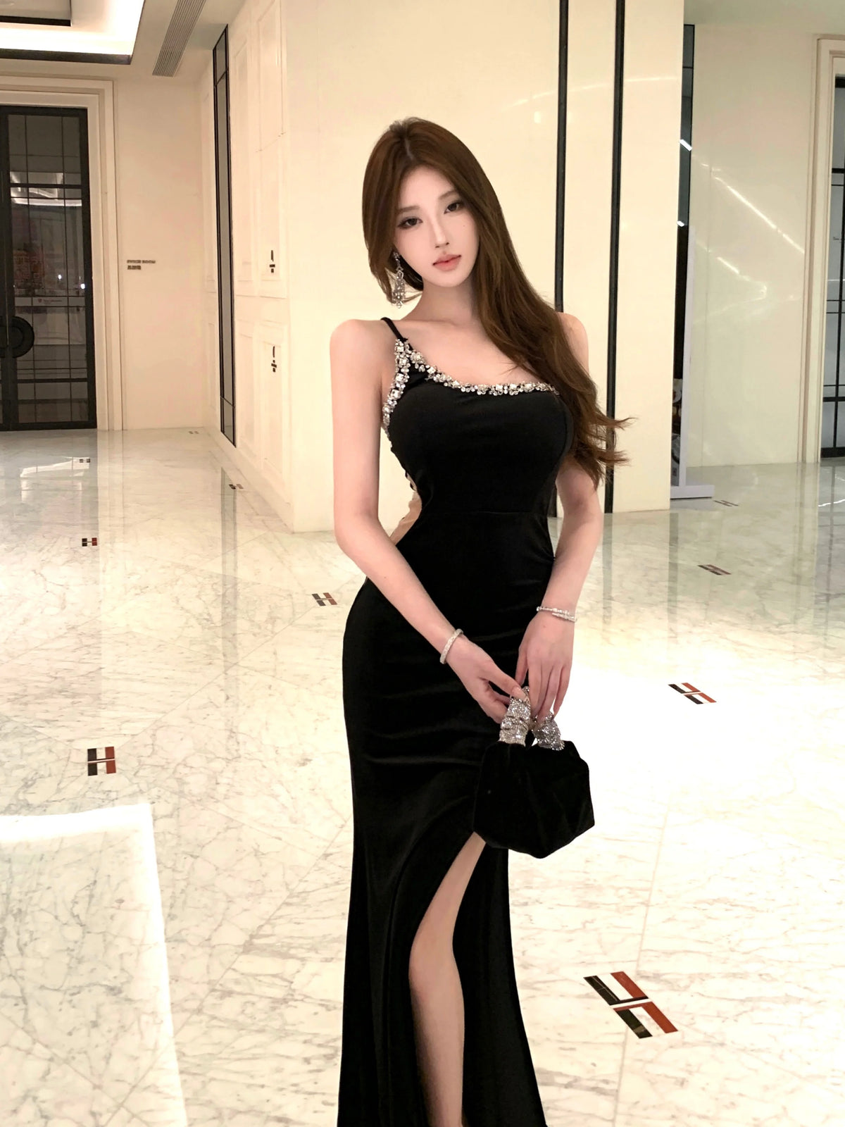 Summer French Elegant Fashion Evening Gown Women's Backless One-shoulder Bodycon Velvet Dress High-end Diamond Slim Gown Summer
