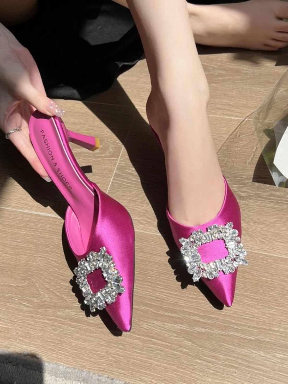 Manolo Vibes heels
