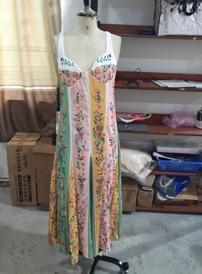 Women's Floral Print Linen Blend Maxi Dress Sweetheart Neckline Sleeveless Panelled Form With Contrast Floral Print
