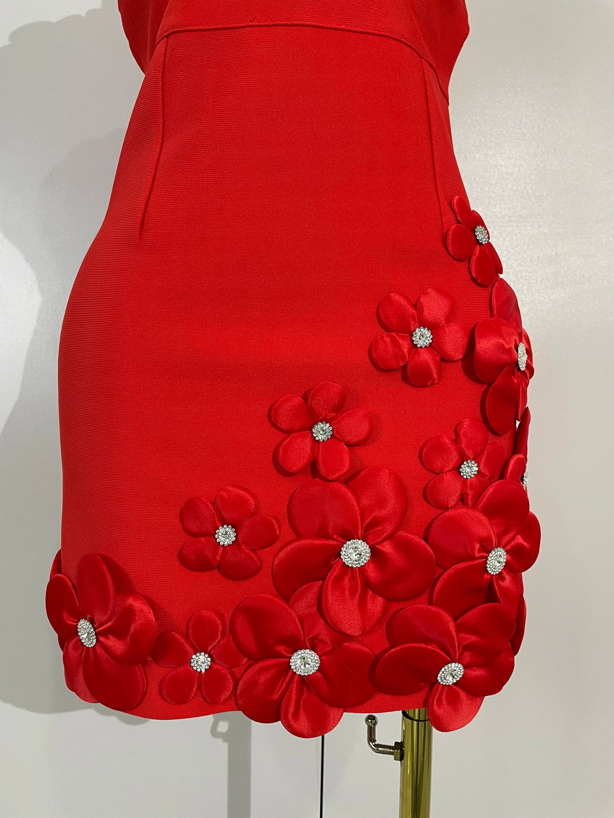 Women Crystal 3D Flowers Sexy Sleeveless V-neck Bandage Dresses Elegant Celebrate Evening Party Gown Birthday Club Party Dresses