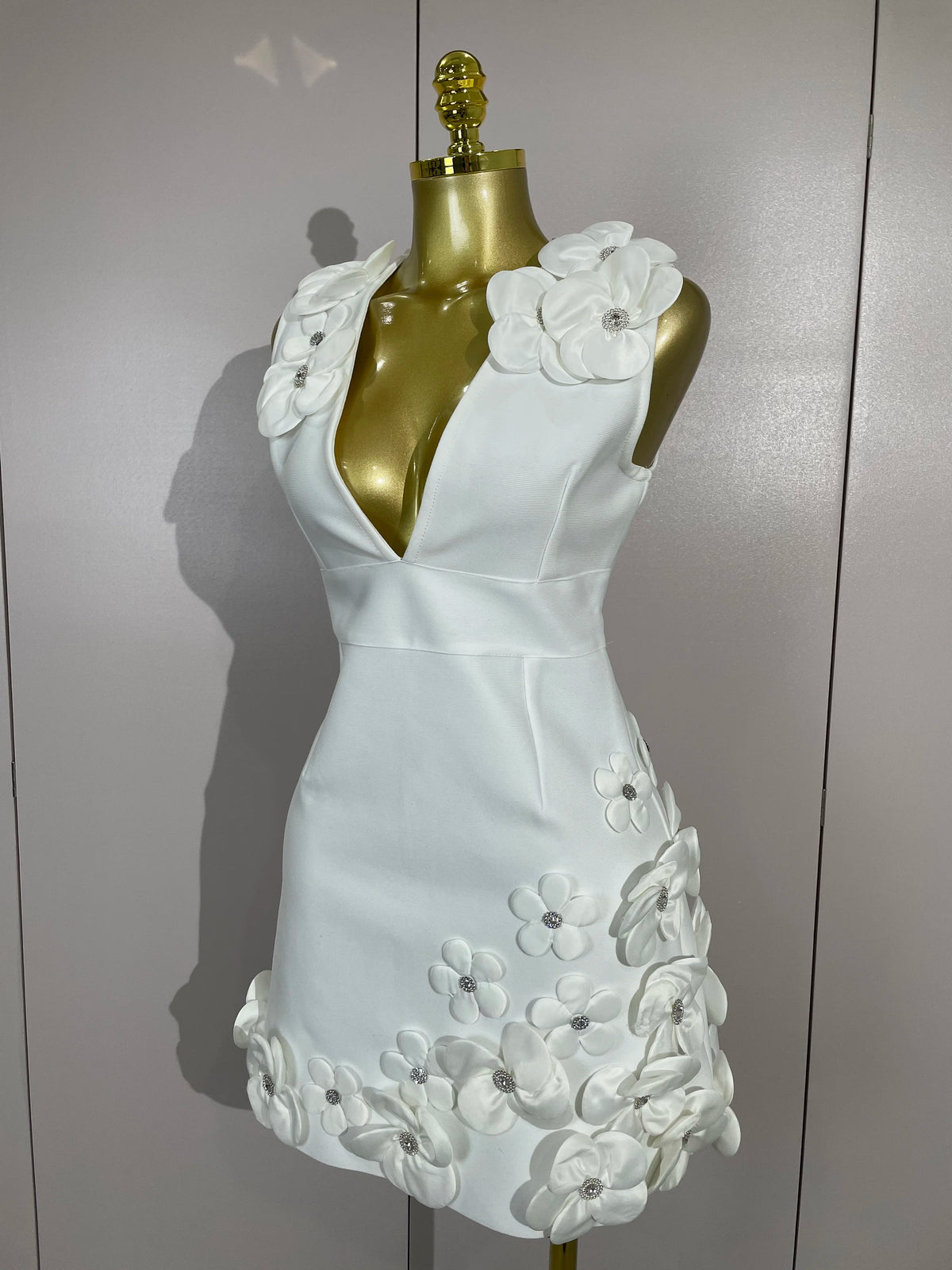 Women Crystal 3D Flowers Sexy Sleeveless V-neck Bandage Dresses Elegant Celebrate Evening Party Gown Birthday Club Party Dresses
