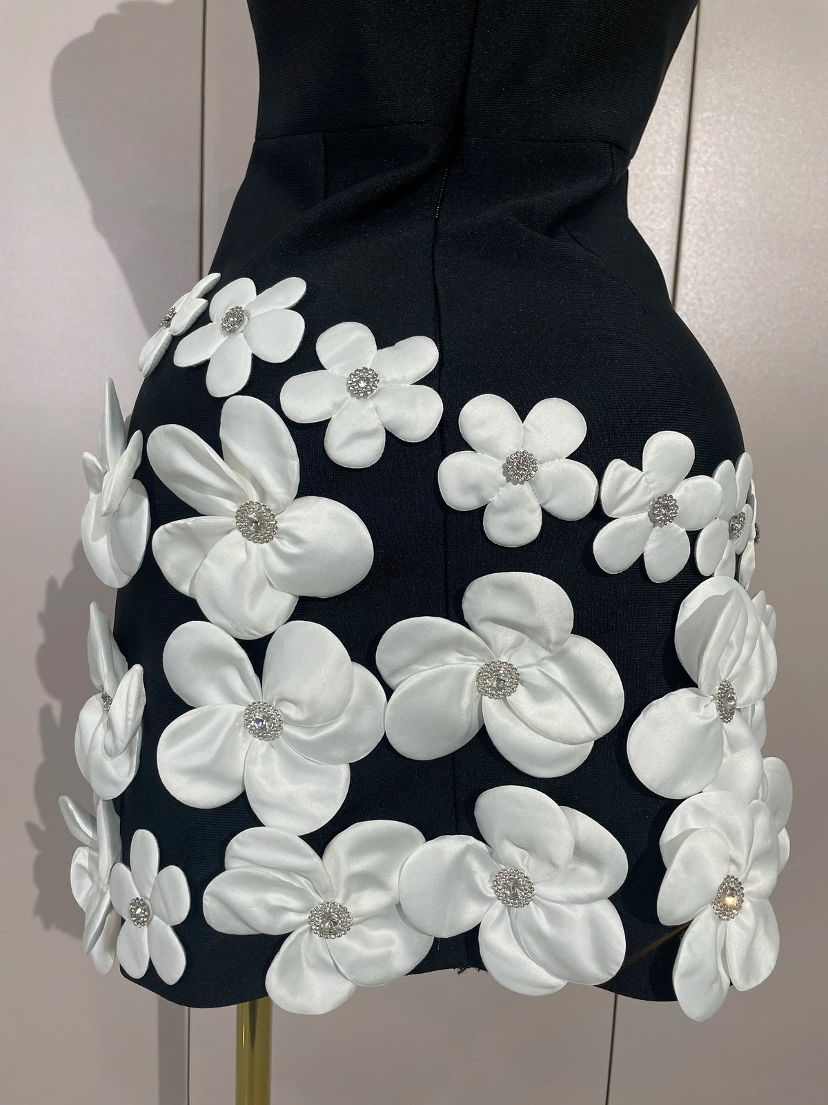 Women Crystal 3D Flowers Sexy Sleeveless V-neck Bandage Dresses Elegant Celebrate Evening Party Gown Birthday Club Party Dresses