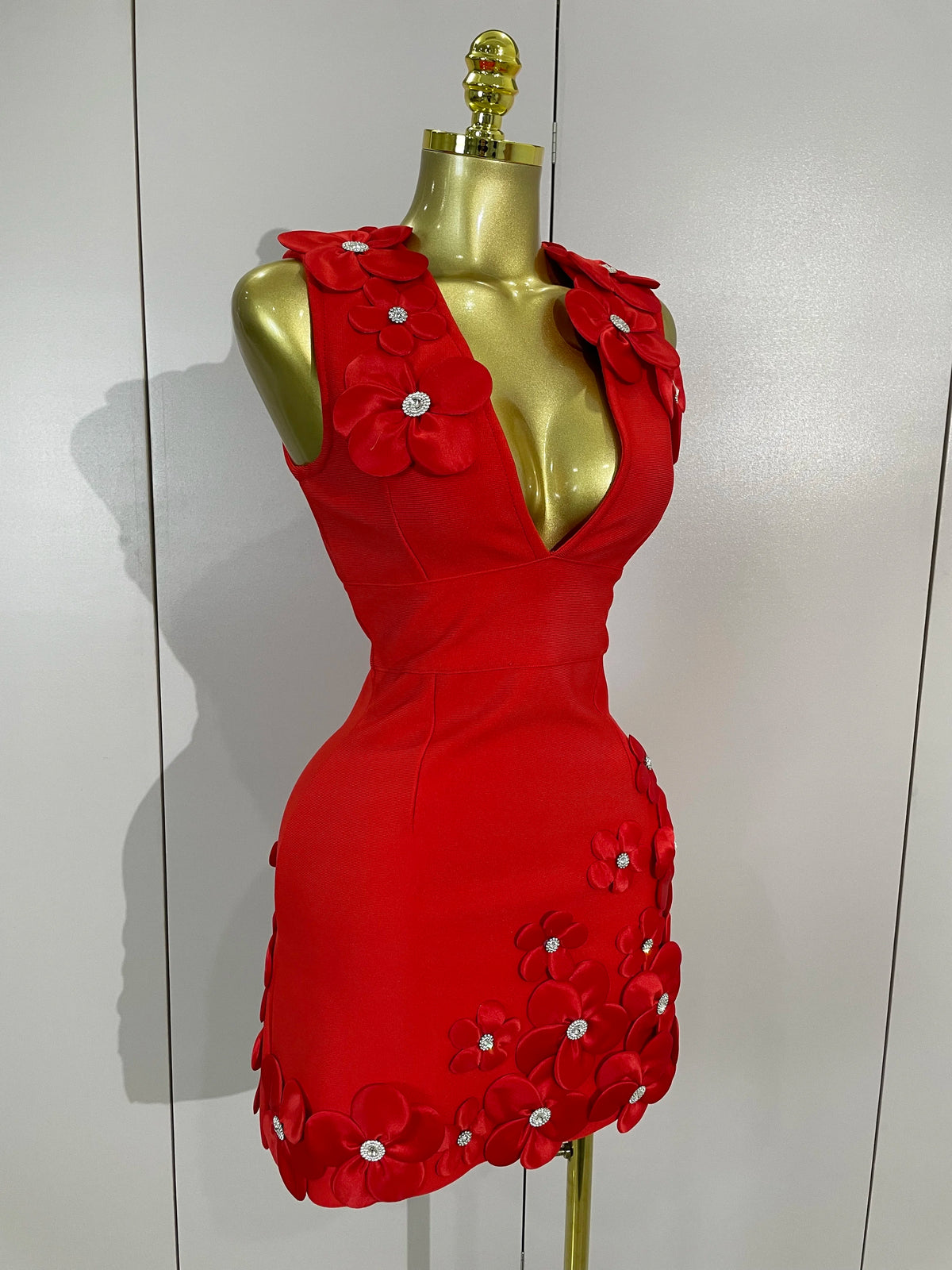 Women Crystal 3D Flowers Sexy Sleeveless V-neck Bandage Dresses Elegant Celebrate Evening Party Gown Birthday Club Party Dresses