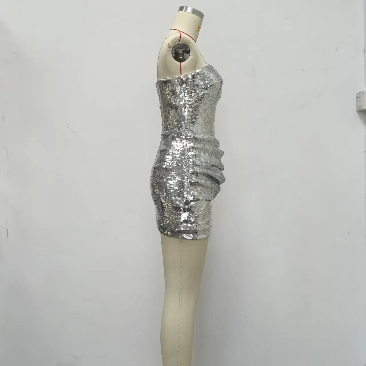 New Silver Sequined Strapless Dress with Fish Bones Waist Cinching Folded Hips Short Skirt Slim Fit Sexy Party Evening Dress