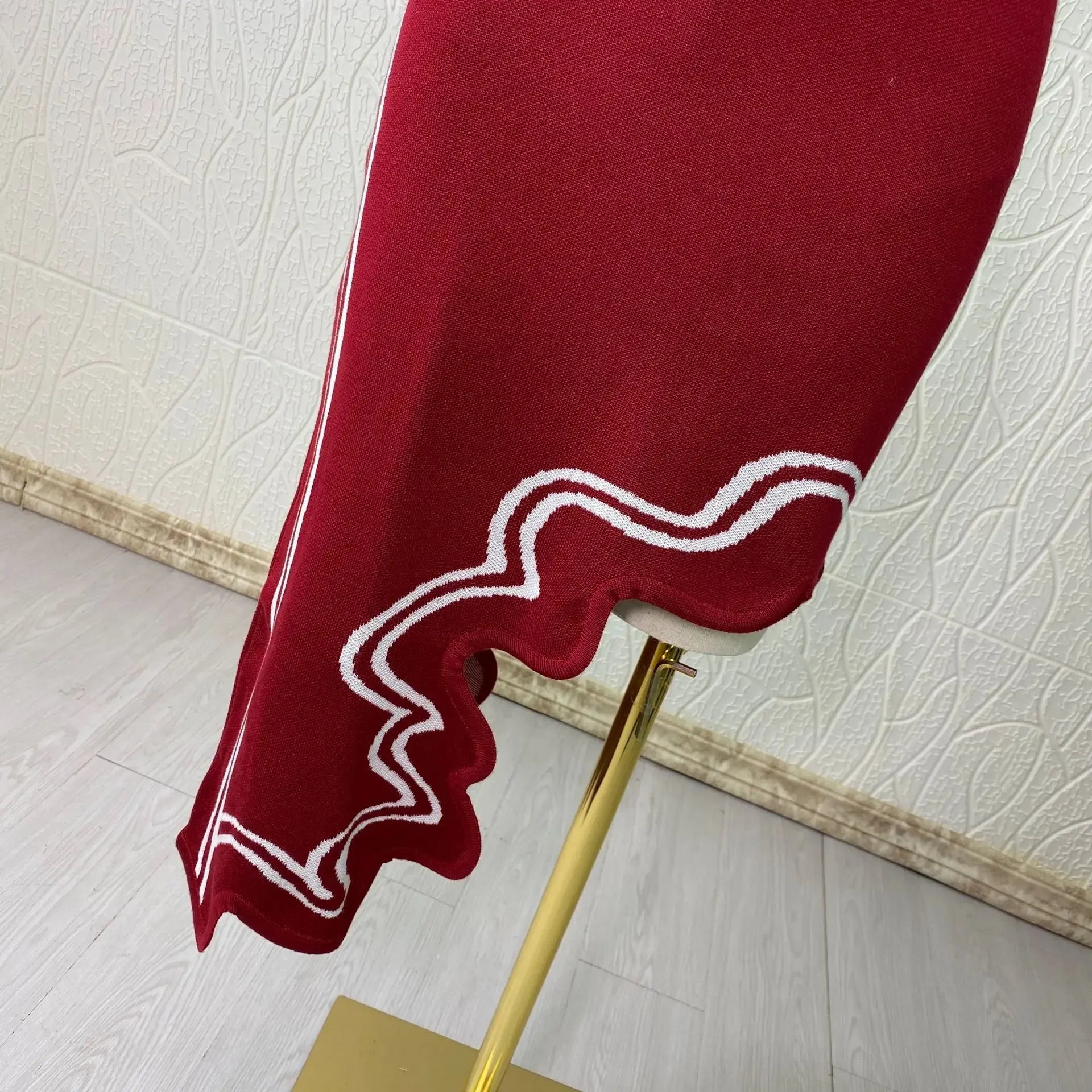 Asymmetric Wave Edge Dress BottomRound Neck Tanlan White Inlaid Edge Knit No Sleeves Dress Autumn New Style