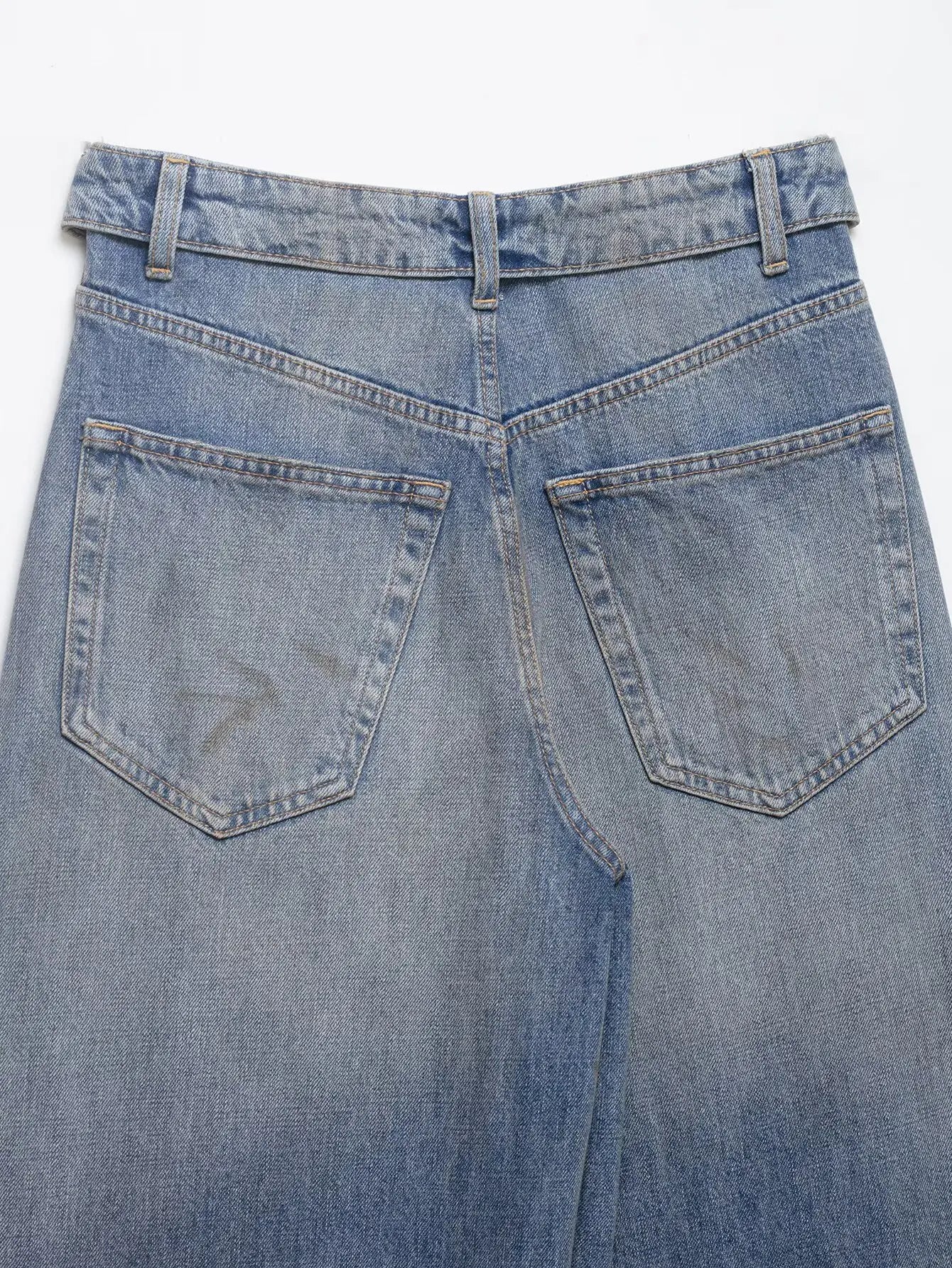 Barrel jeans