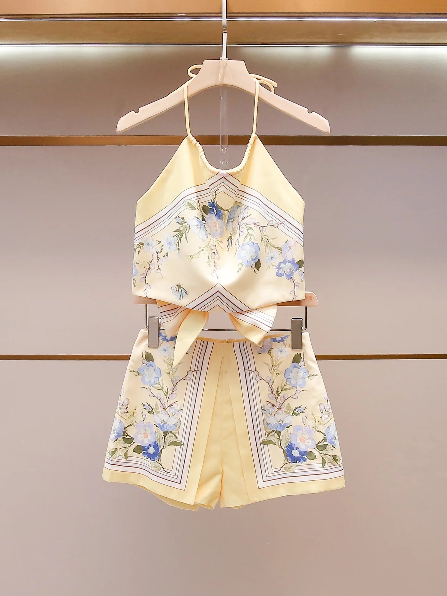 Women's Stylish Summer Printed Halter Top & Shorts Set