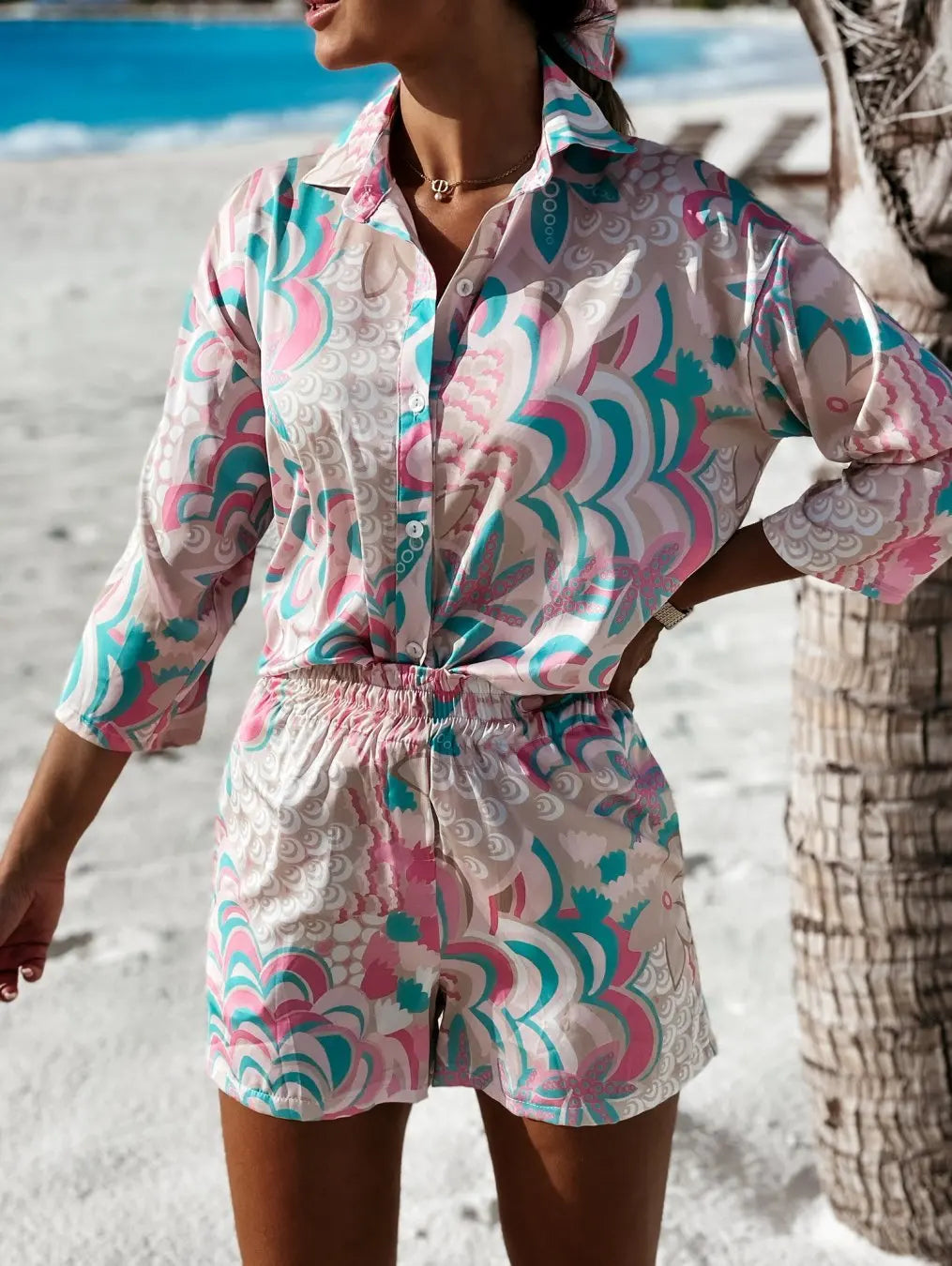 Chic Vintage 2-Piece Short Set